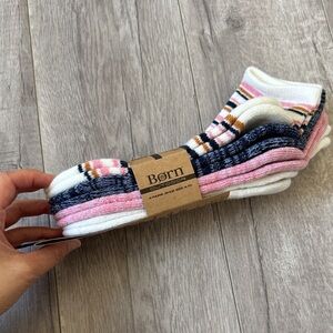 Born Outdoor Wool Blend Quarter Socks 4-Pack NWT Size 4–10 Pink Cream